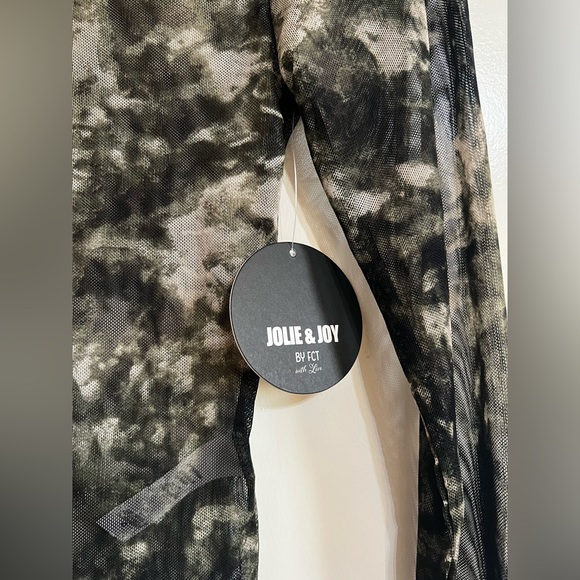 Multi Color Mesh Cropped L-Sleeve - Picture 6 of 9